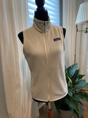 Patagonia Women’s Cream/Oatmeal Better Sweater Vest in Size Small